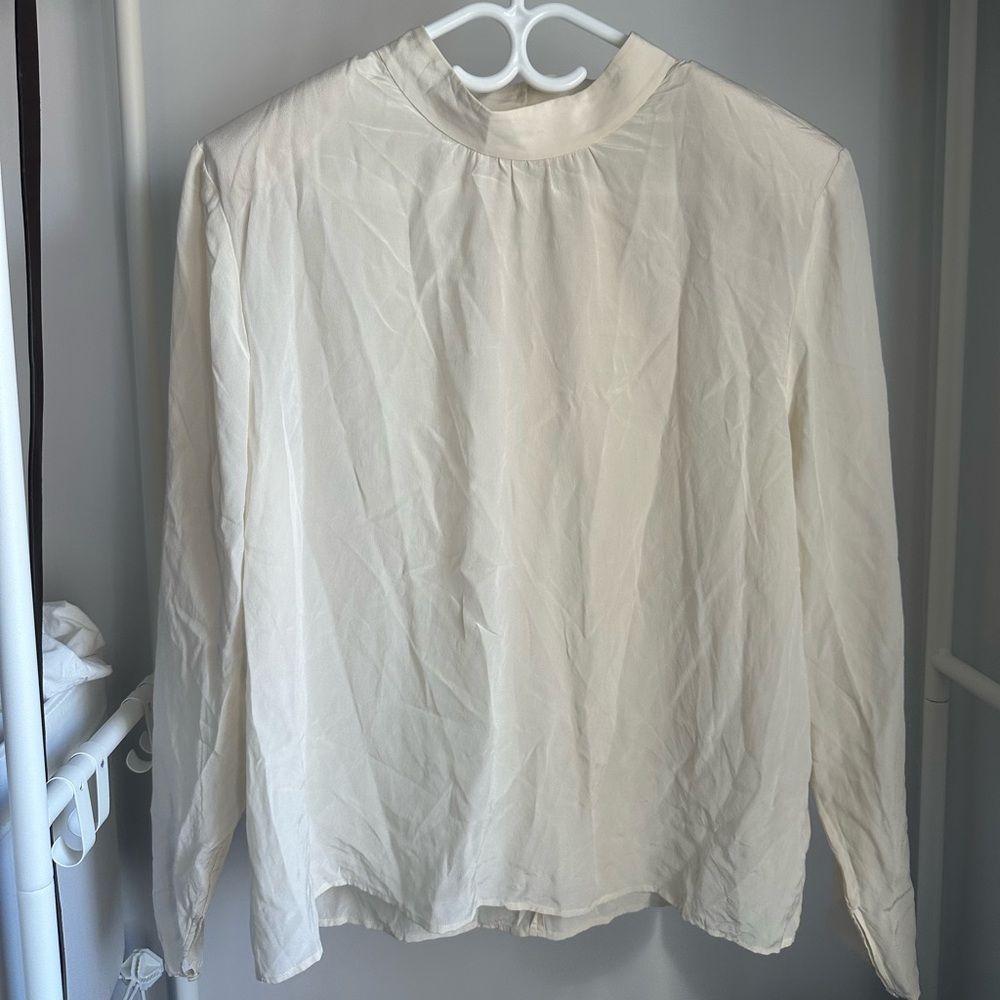 Aritzia Babaton Silk Ivory Top